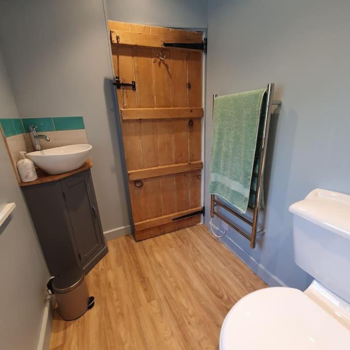 Priory Cottage Уестбъри Екстериор снимка